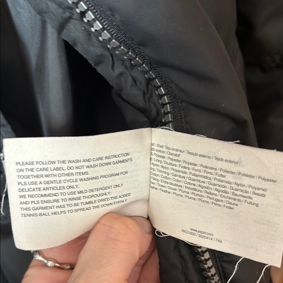 Esprit Black Puffer Jacket. - size M. Great condition! So comfortable and warm!! - Picture 5 of 5